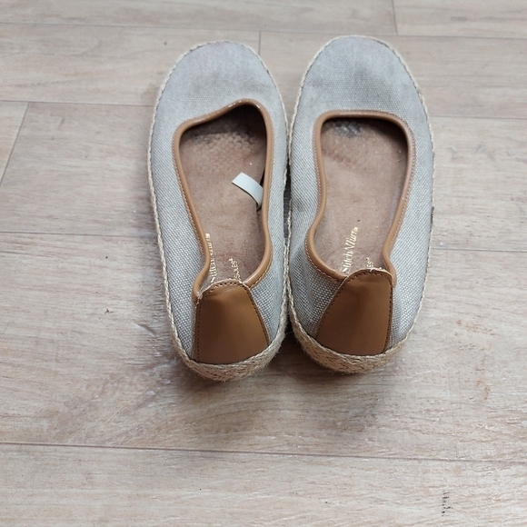 7 Aerosoles Tan shoes - Picture 3 of 4